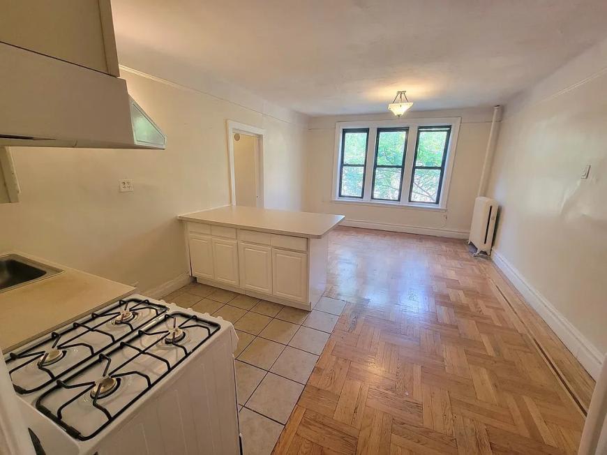 647 West 169th Street – photo 3