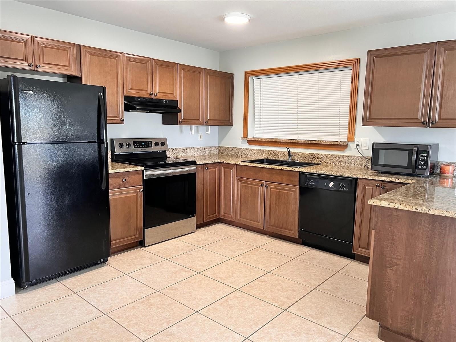 1299 BIRCHCREST Boulevard – photo 3