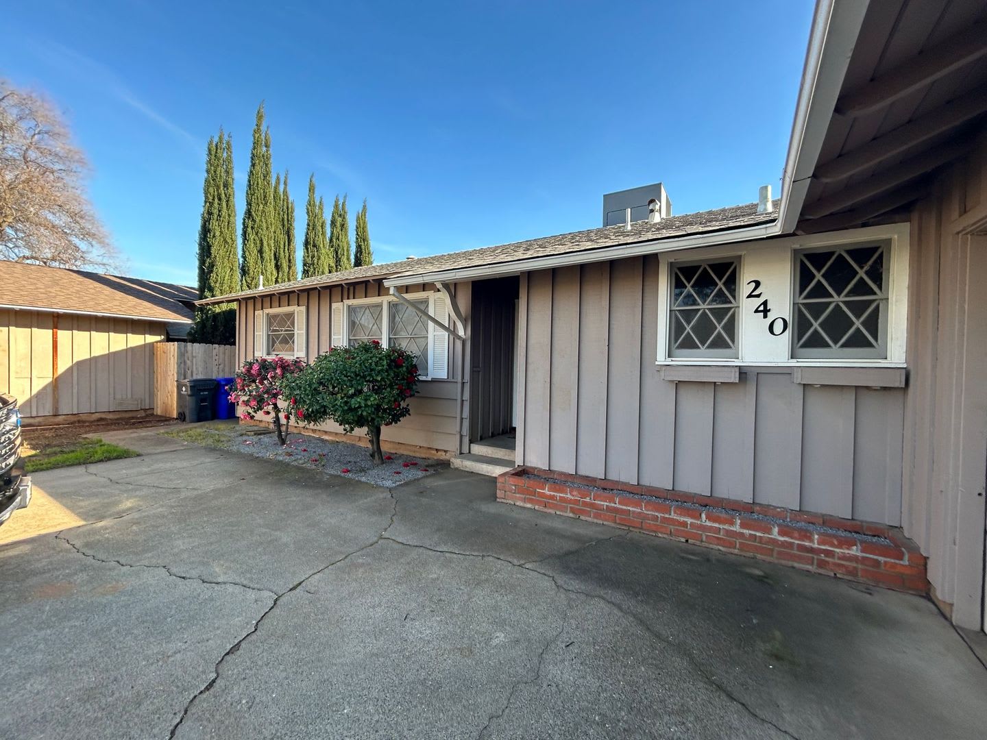 Charming 3 bedroom 2 bath Home in the Forward Addition – photo 2