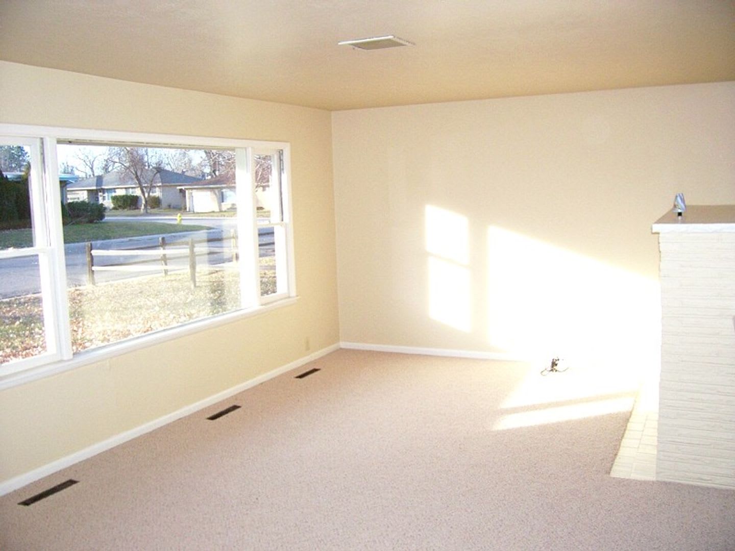 Lease Now & Get $300 off Your First Month – photo 3