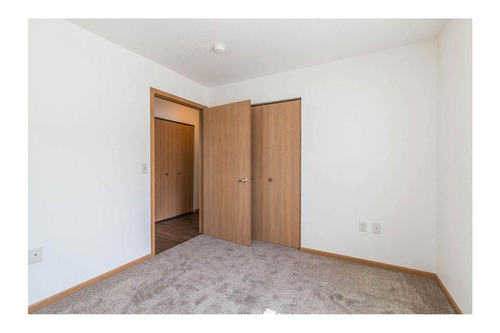 Three-Bedroom, Two-Bath Apartment at Lakewood Village – photo 4