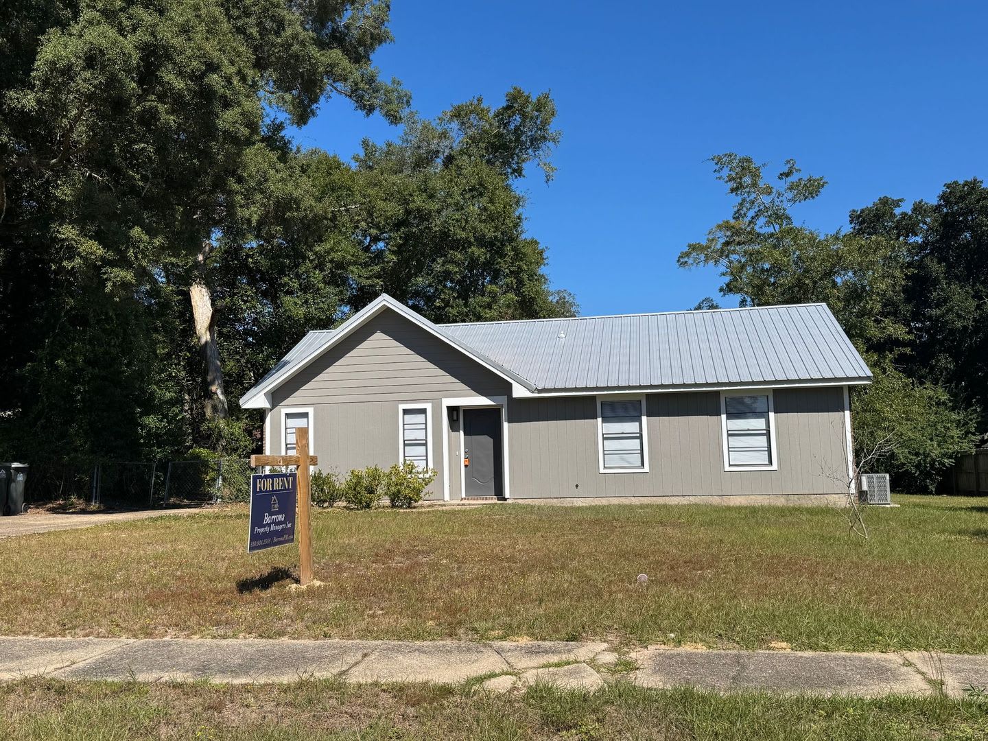 Pensacola Carlisle 3 Bedroom 2 Bathroom – photo 1