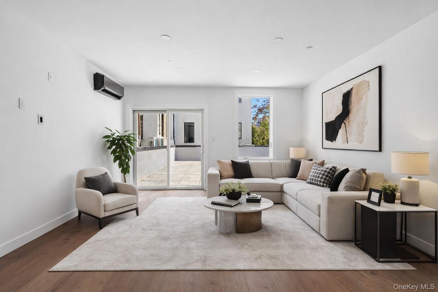 177 SMITH Street – photo 3