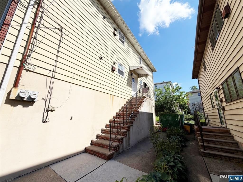 121 Edsall Avenue – photo 3