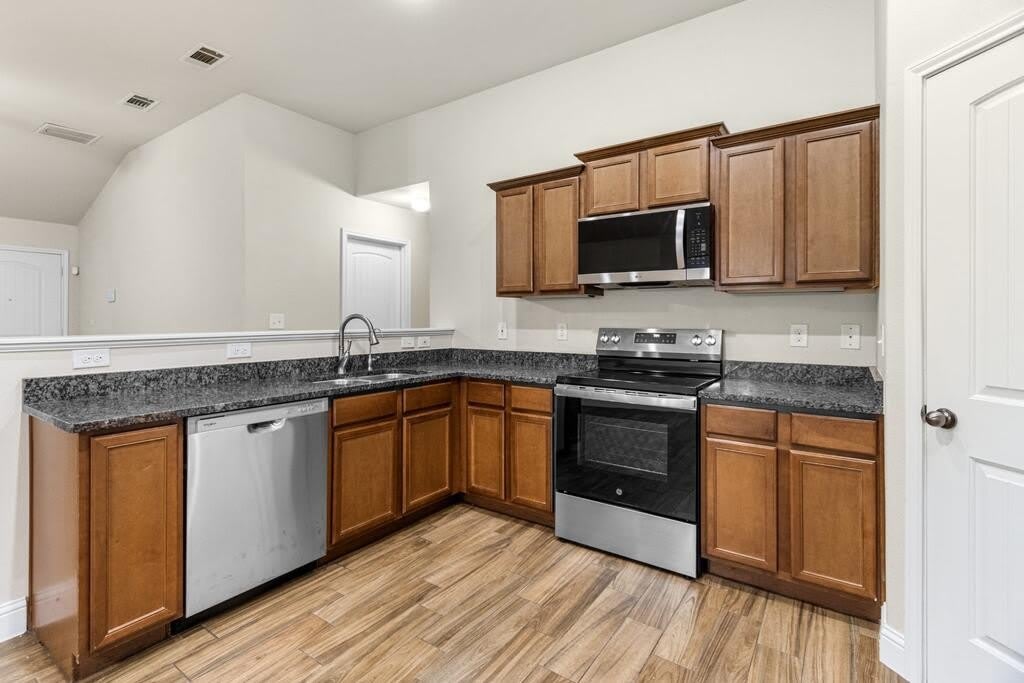 504 E 96th St – photo 5