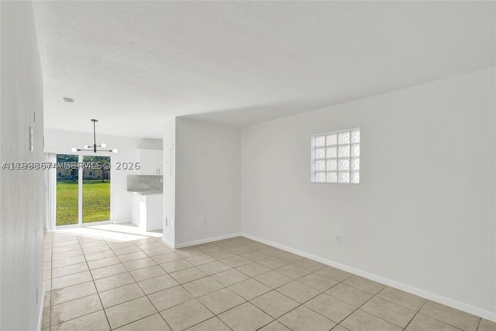 3398 NE 9th Dr – photo 2