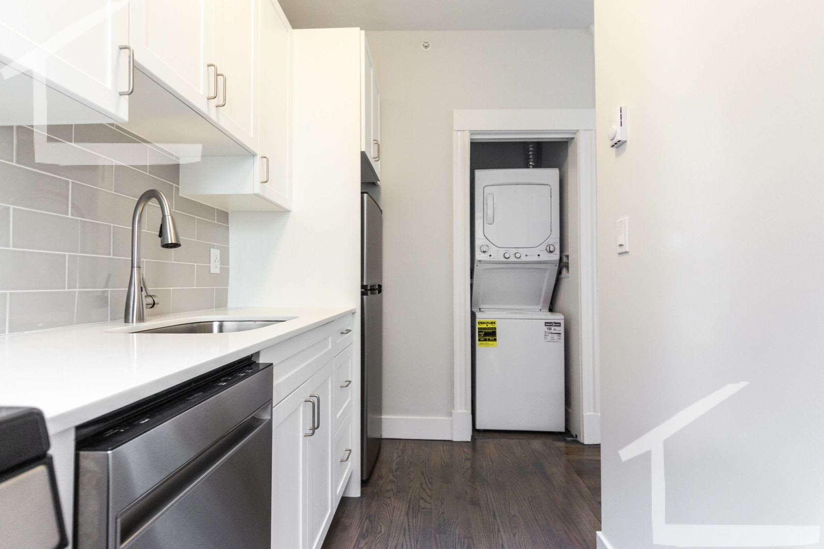 Centrally Located, Modern Fenway 2-Bed w/ Laundry – photo 4