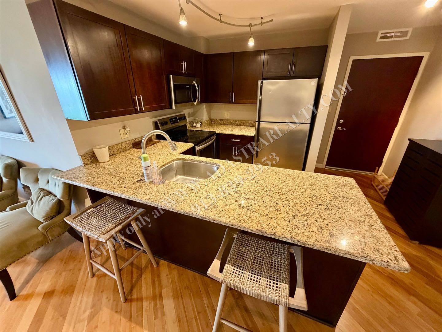 Beautiful 1 Bed 1 Bath Condo Across The Street from KU Med Campus!-Available NOW!! – photo 5
