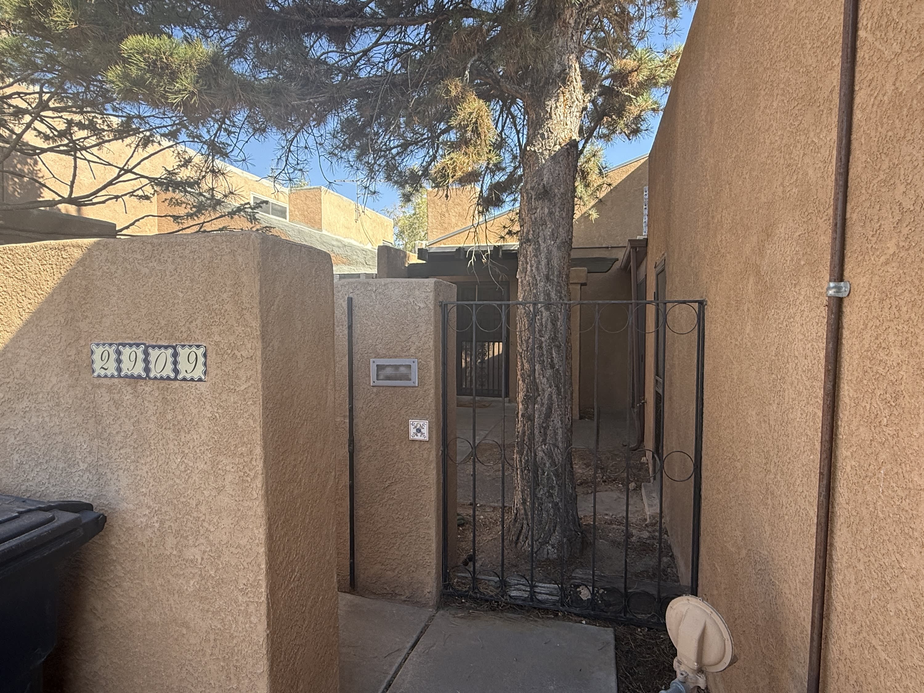 2909 Cutler Avenue Northeast – photo 2