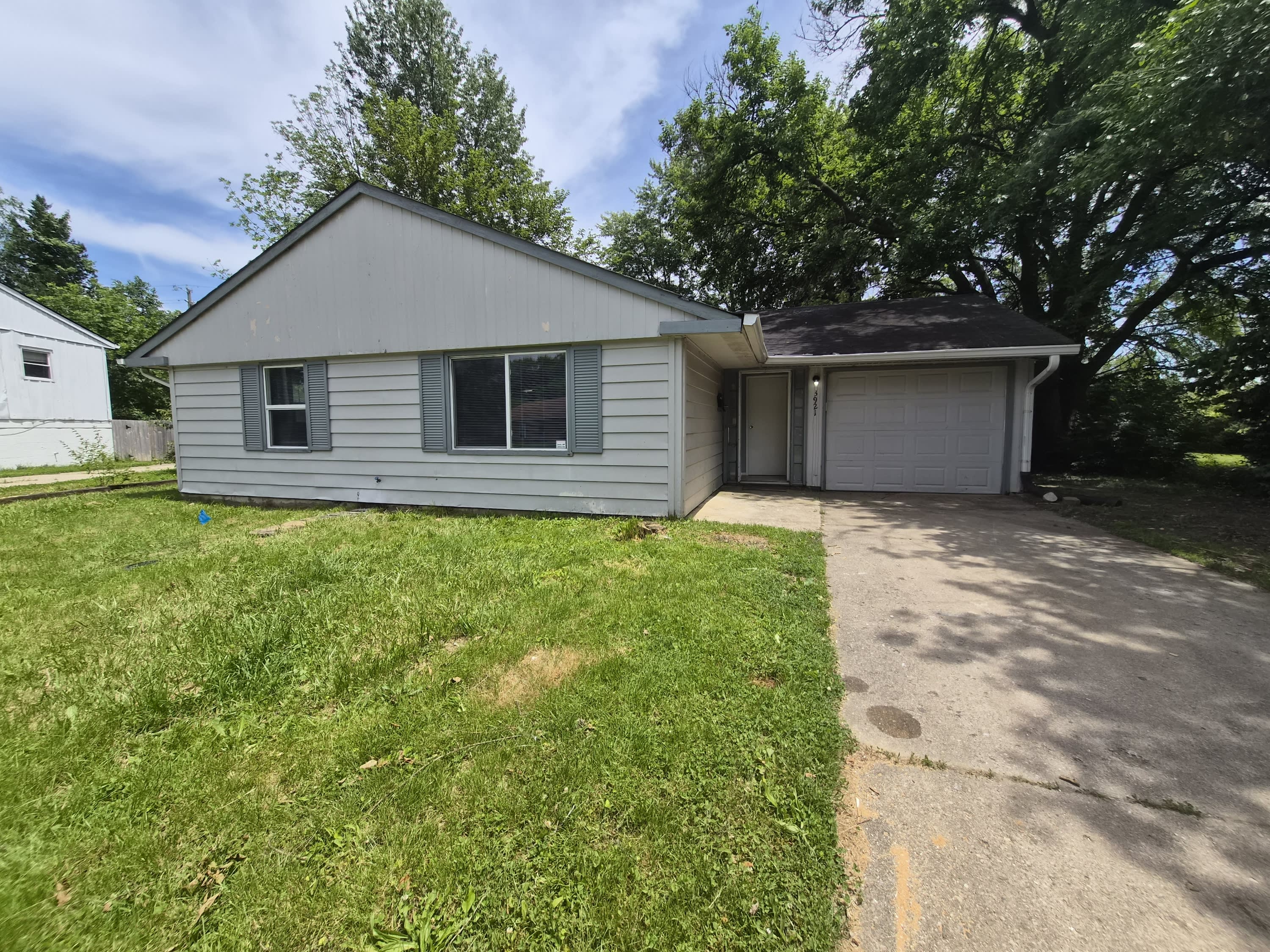 3921 Malibu Drive – photo 1