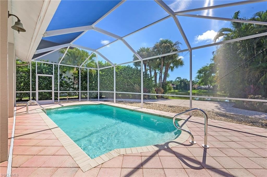 300 Wentworth Ct – photo 5