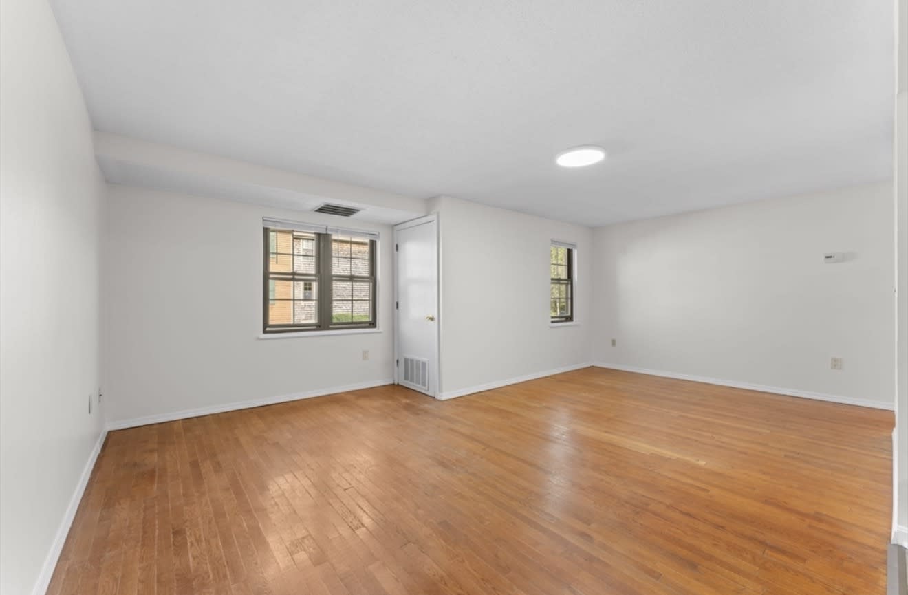 35 Eagle Ave – photo 5