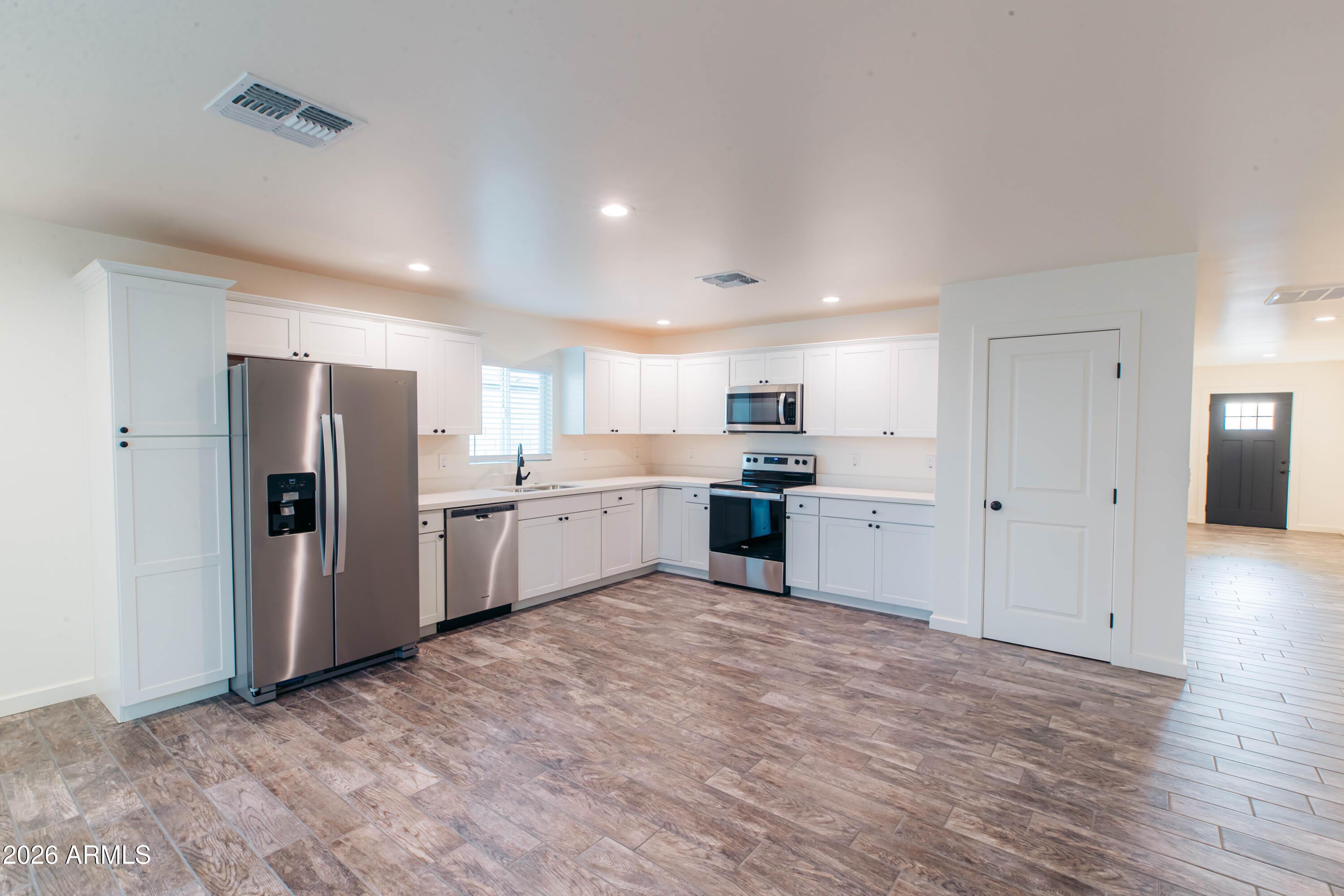 1619 S 15Th Avenue – photo 4