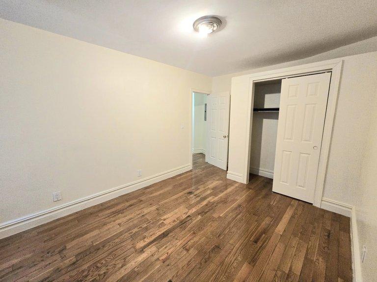 744 Coster Street – photo 5