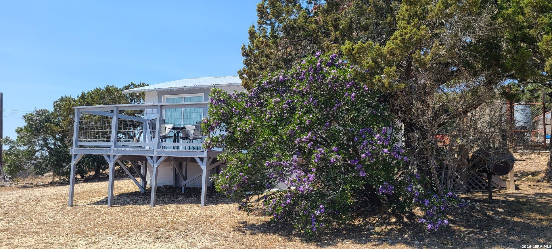 560 Mountain Dr – photo 3