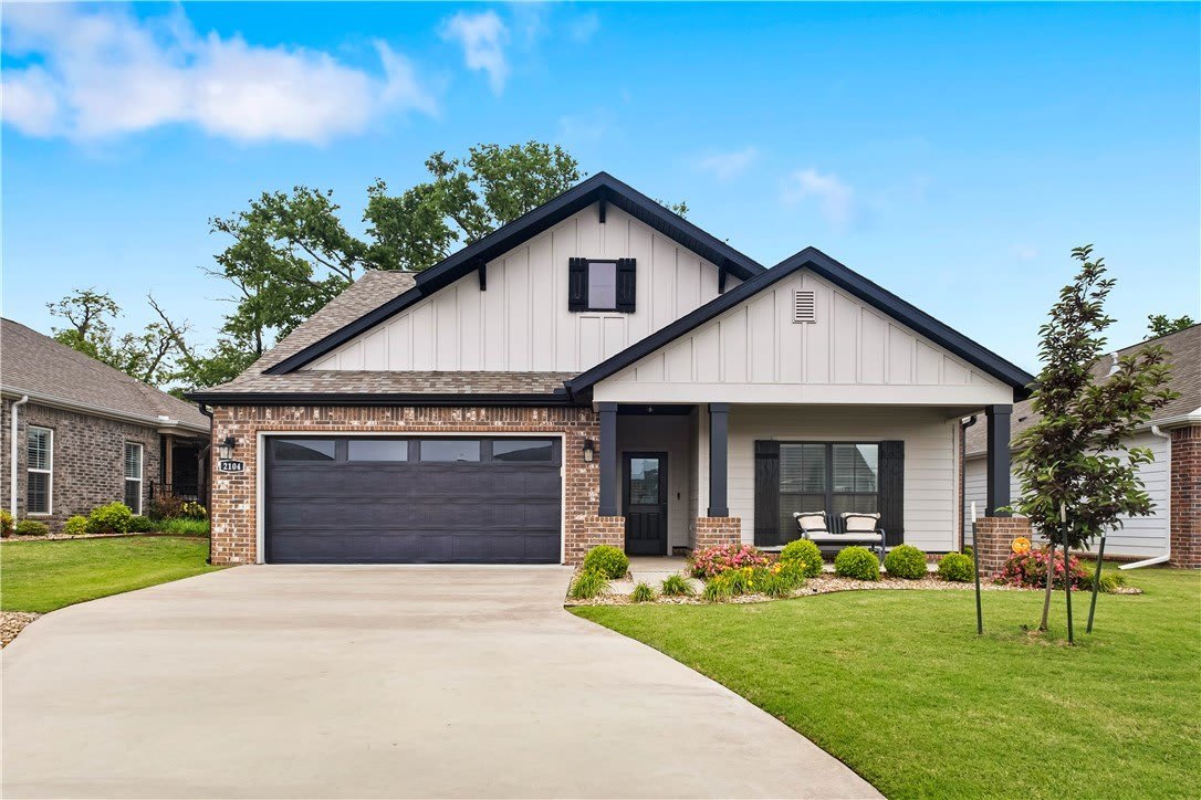 2104 SW Huntwick Avenue – photo 4