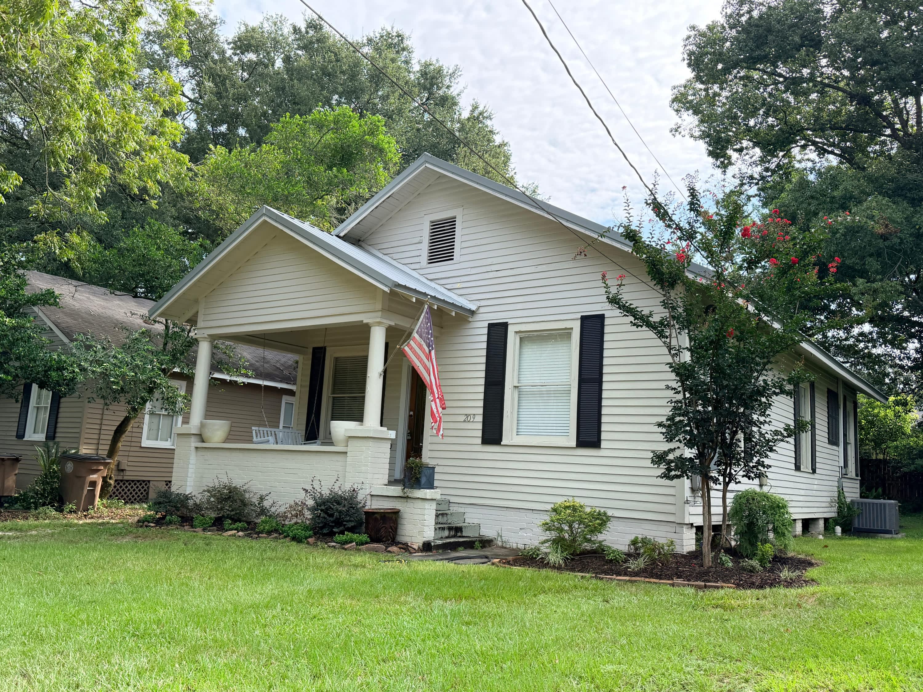 209 S FULTON ST – photo 1
