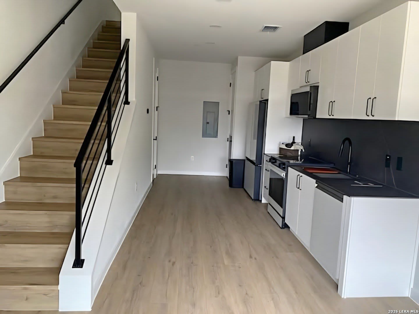 634 Central PKWY – photo 3