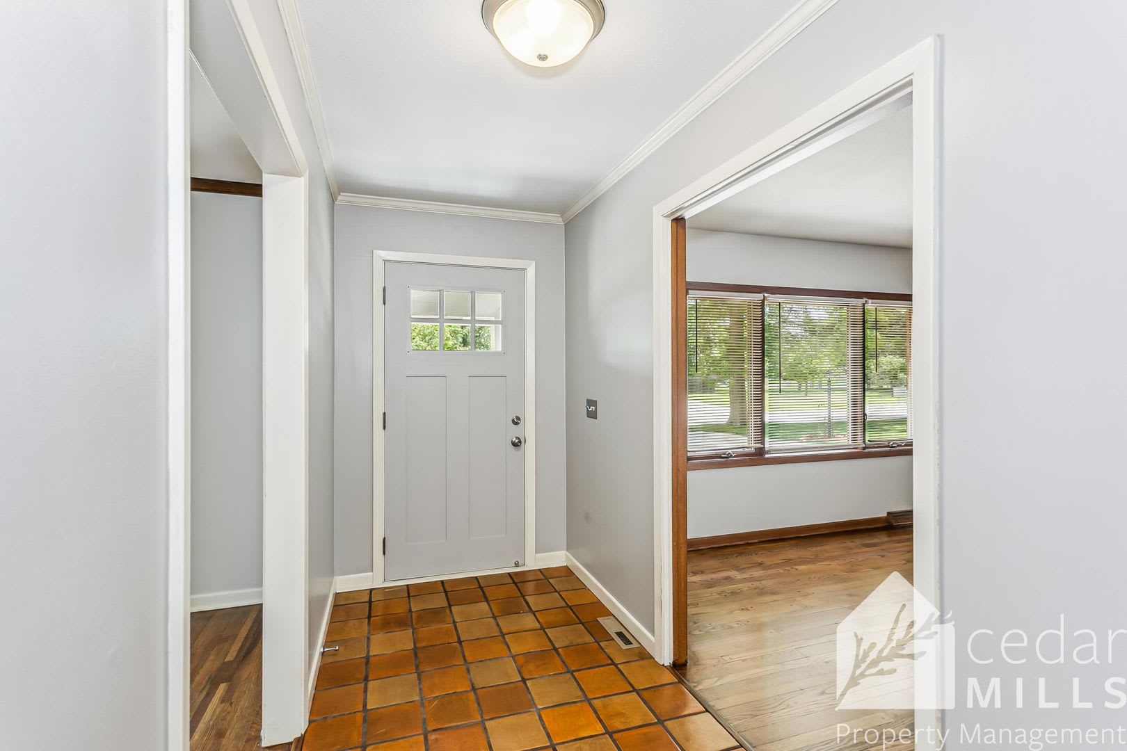Mid Century Modern Gem in the Heart of The Village MOVE IN SPECIAL – photo 3