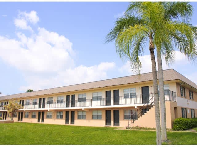 Pompano Palms Apartments – photo 3