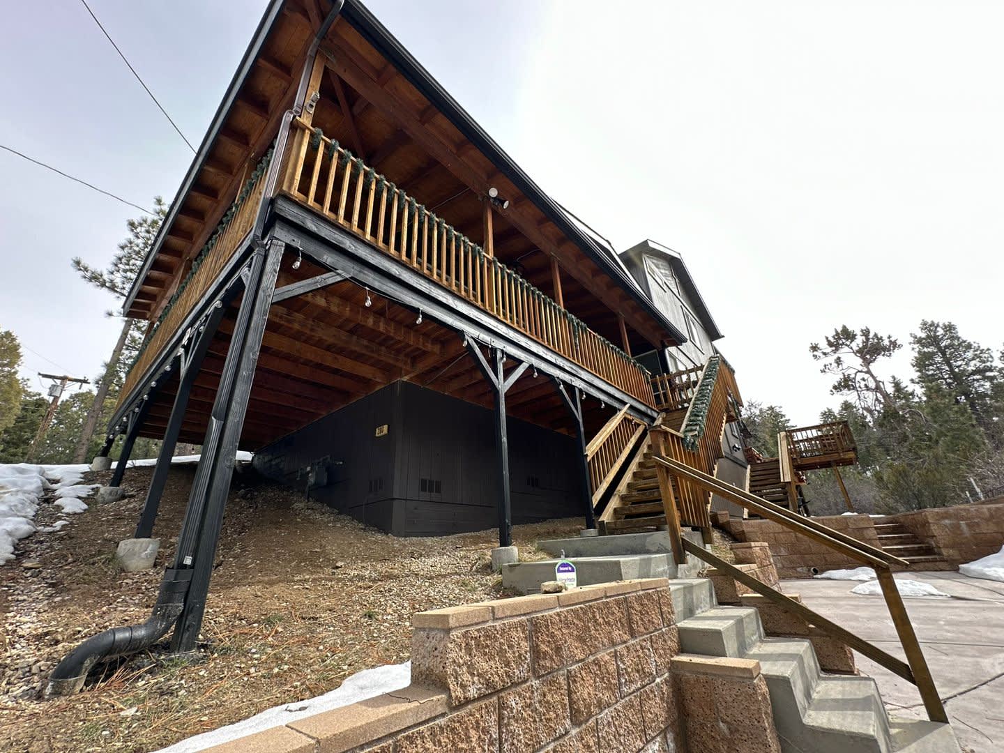 Gorgeous 3 Bed 2 5 Bath Cabin Style Home – photo 2