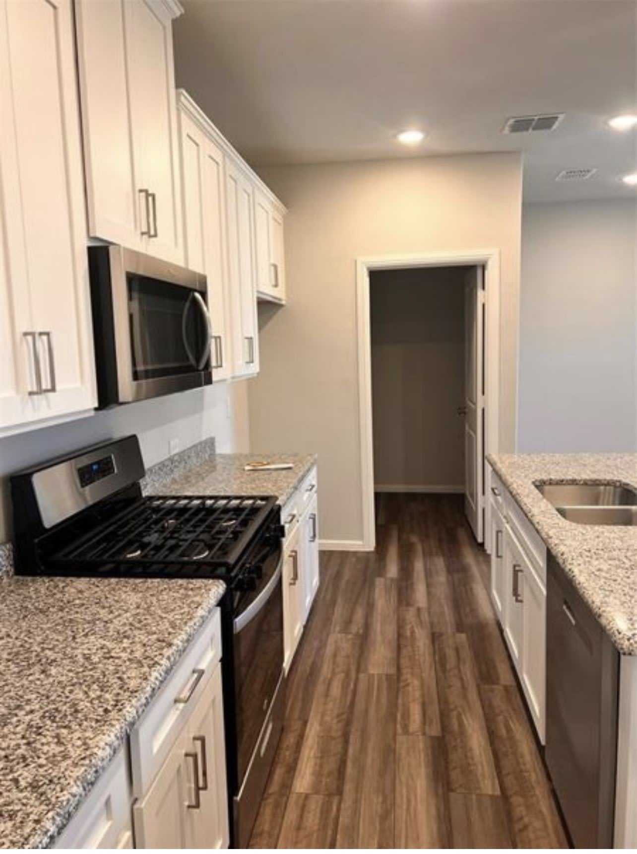 900 Portina Drive – photo 4