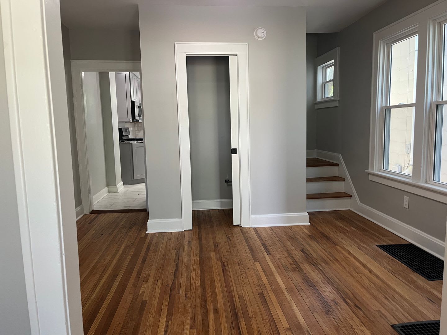 Fantastic 3 bedroom, 1.5 bathroom duplex close to Ohio State and High Street – photo 5