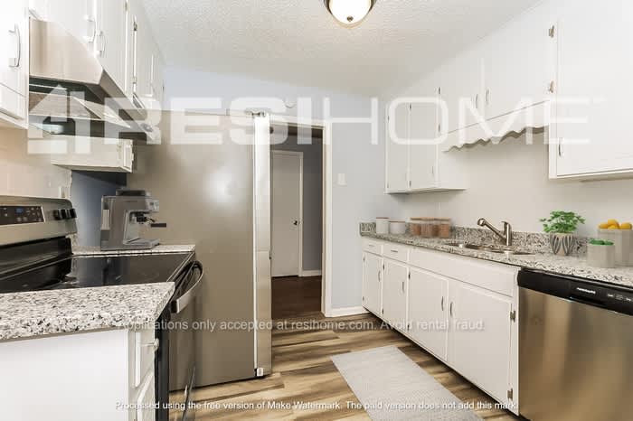548 Bragg Avenue – photo 3