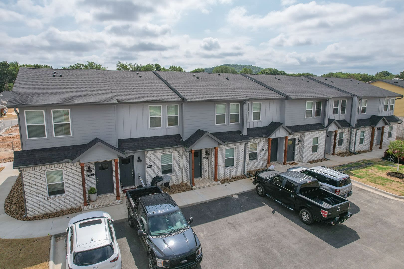 2 bedroom 2.5 bath Home In Fayetteville! – photo 1