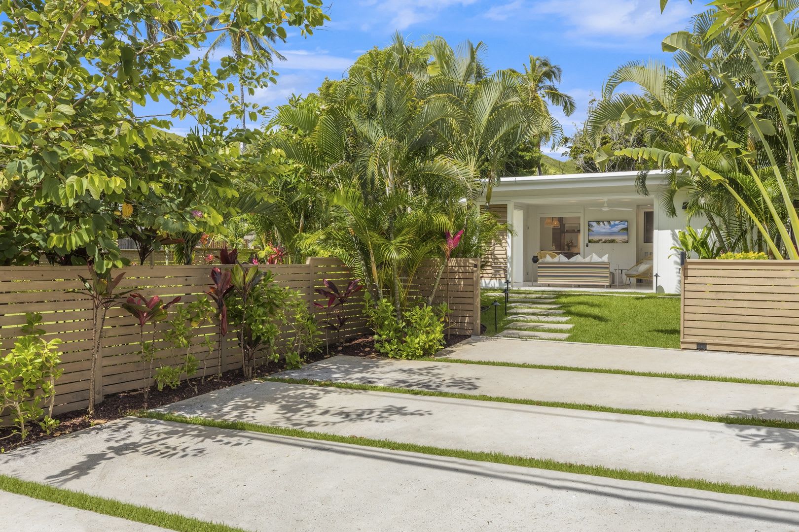 Ultimate Modern Luxury Indoor/Outdoor Living/Walk to Lanikai Beach – photo 3
