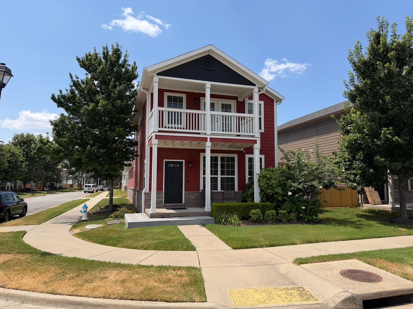 537 Keats – photo 1