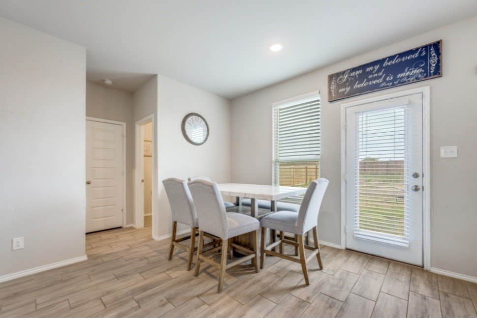926 Hurstwood Drive – photo 4