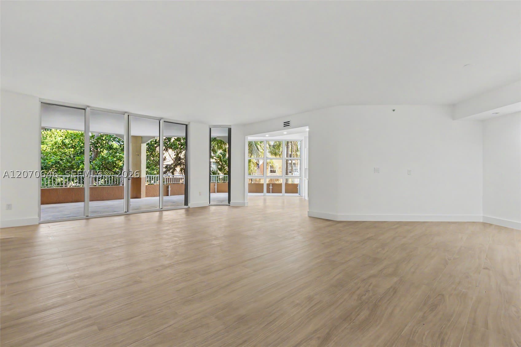 731 Crandon Blvd – photo 5