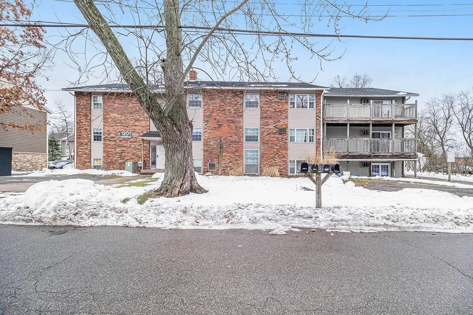 1202 Euclid Avenue – photo 3