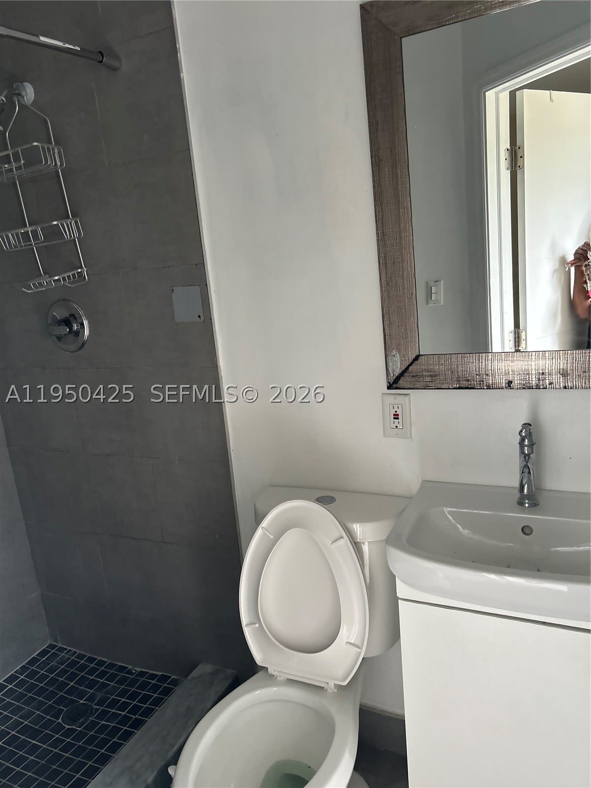 2300 NW 94th St – photo 3