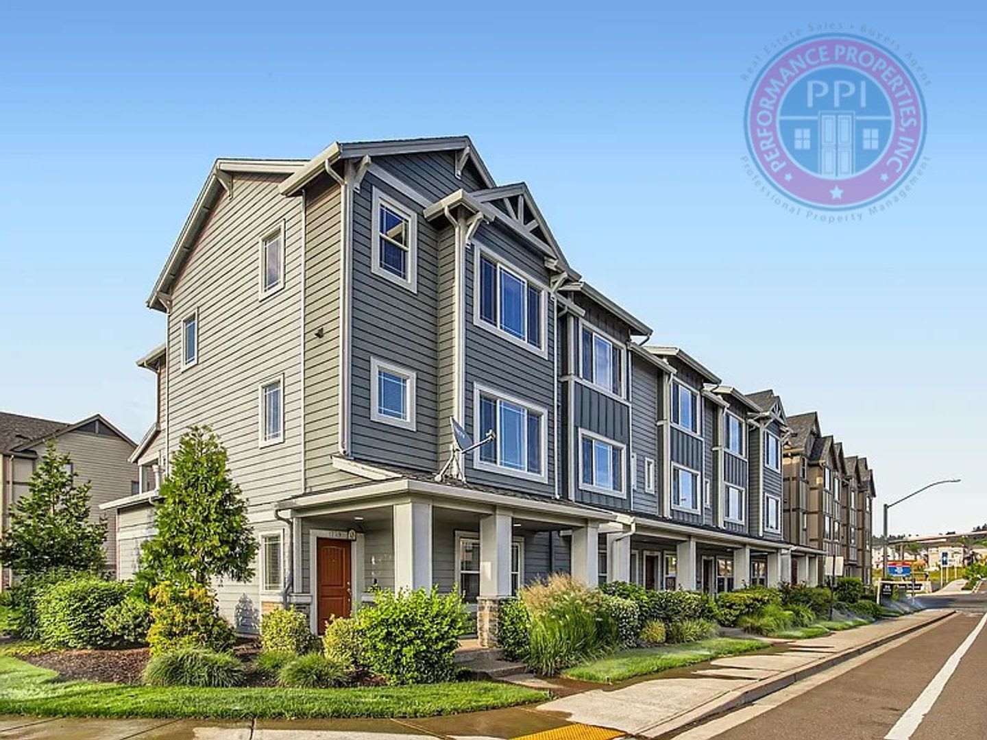 LEASE SPECIAL $500 OFF 1ST MONTH'S RENT!!! River Terrace Neighborhood, Pool, Rec Room & Gym – photo 3