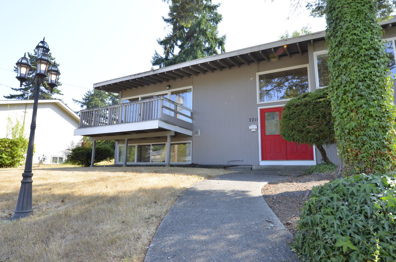 Bright Split Entry Home with Modern Updates – photo 2
