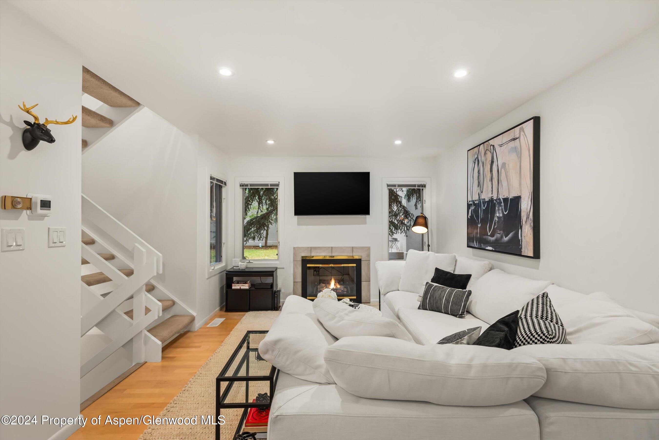 814 W Bleeker Street – photo 4