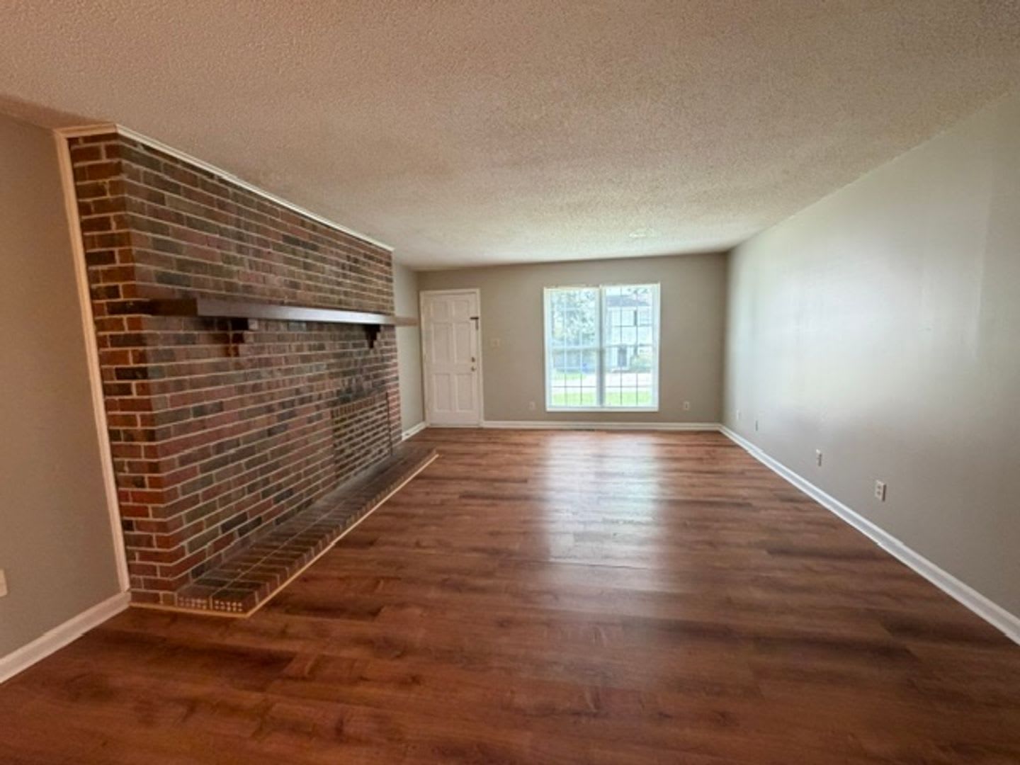 2 Bedroom 1 Bath Duplex, will allow a small dog – photo 3