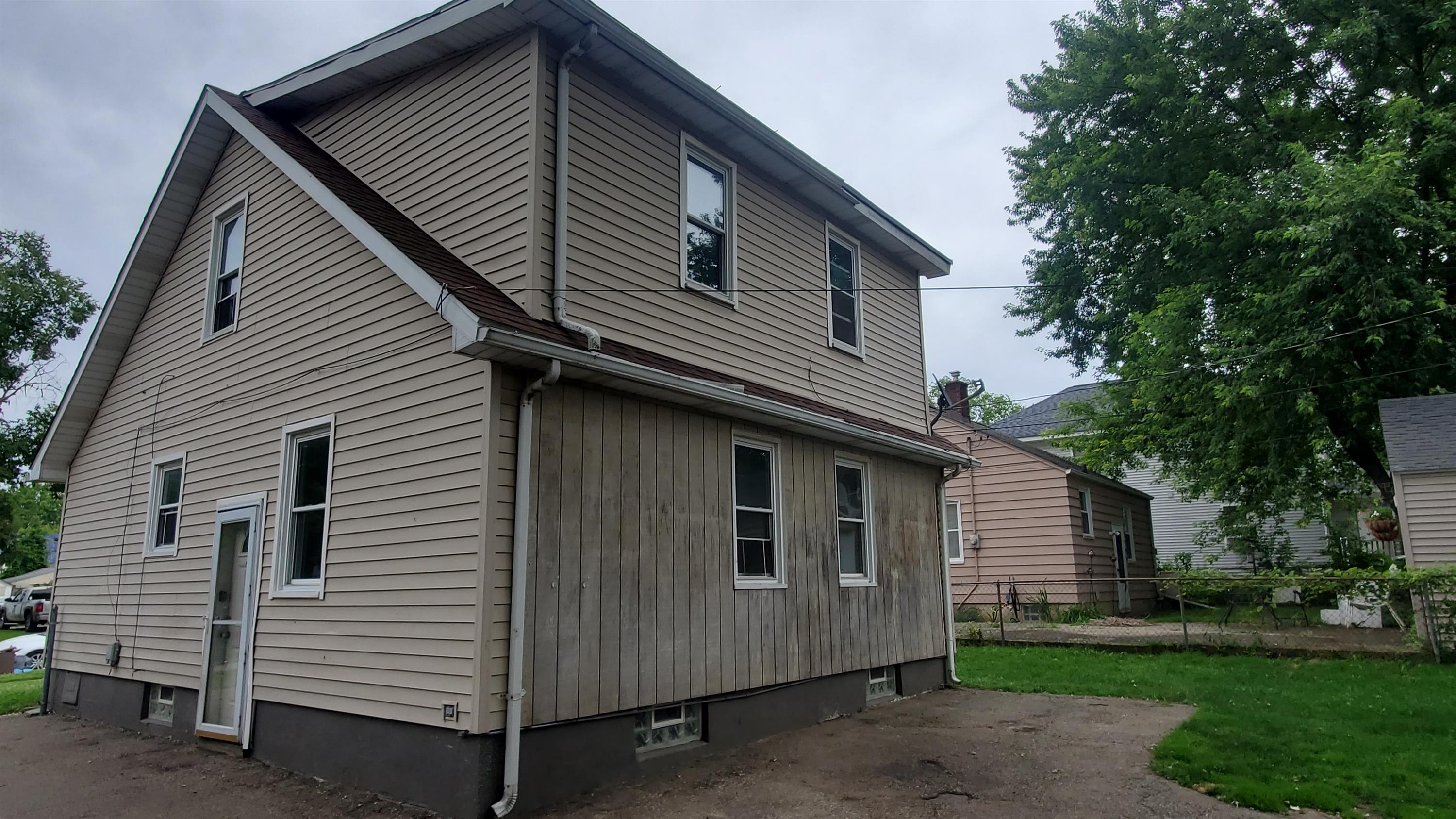 520 Burroughs – photo 3