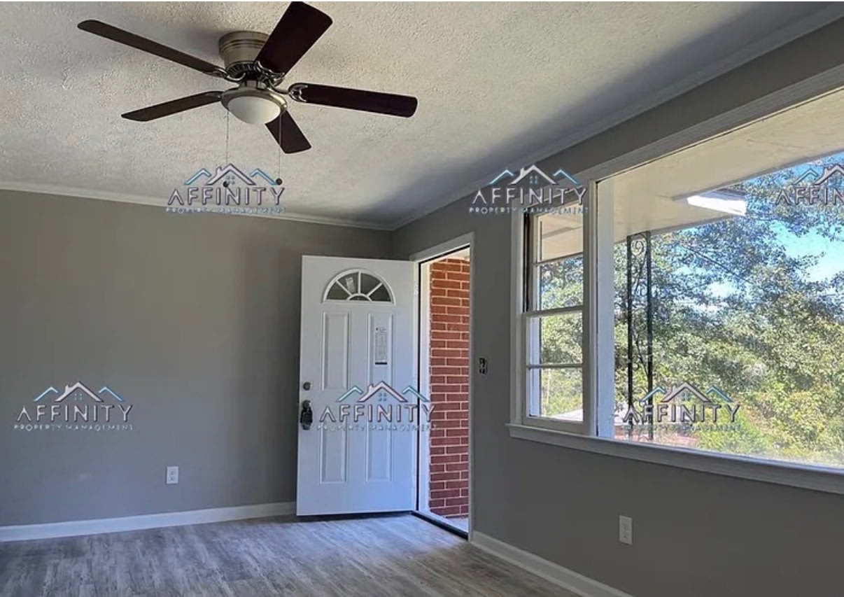 1154 North Beddingfield Drive – photo 4