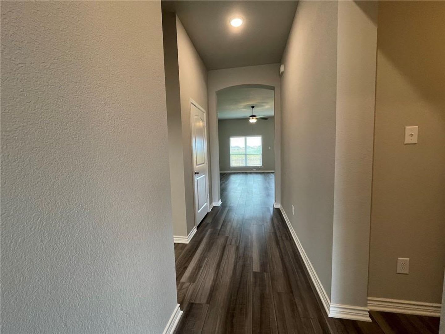 Welcome home to this beautiful, brand-new single-story home in the desirable Lake Pointe community! – photo 4
