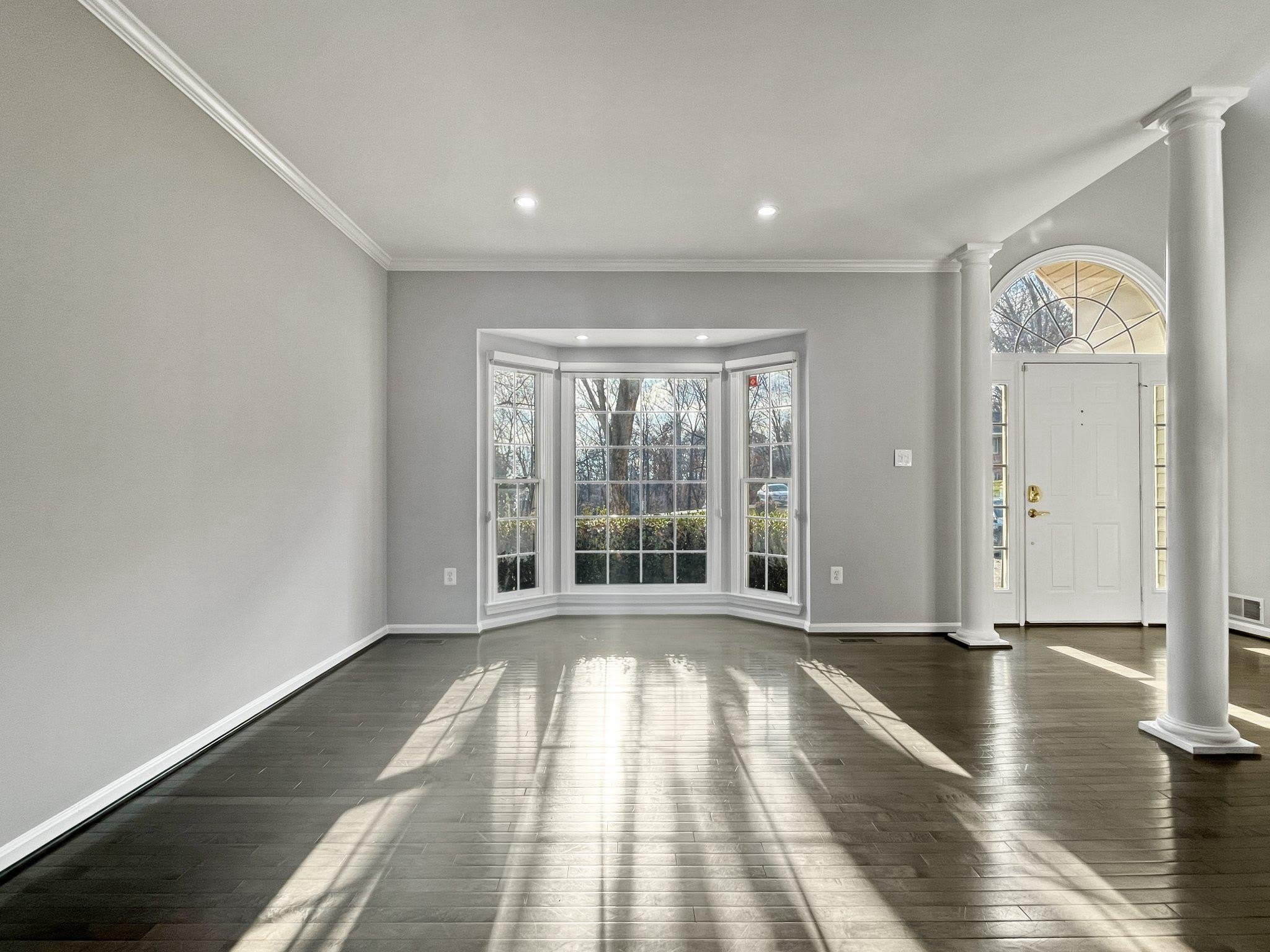 214 W LOCUST Street – photo 3