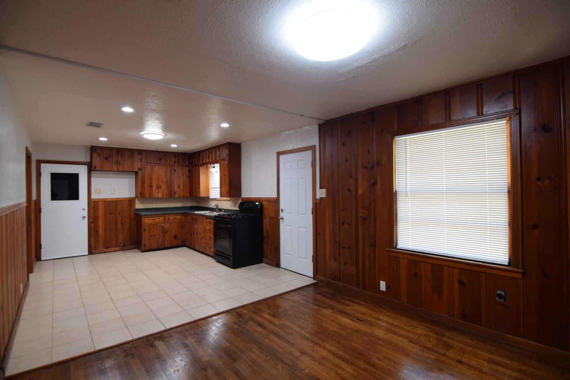1417 Live Oak Dr – photo 4