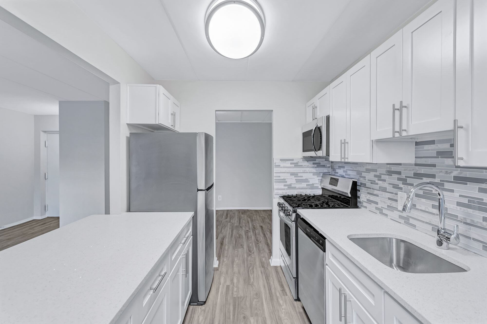 Cityside Huntington Metro Apartments – photo 5