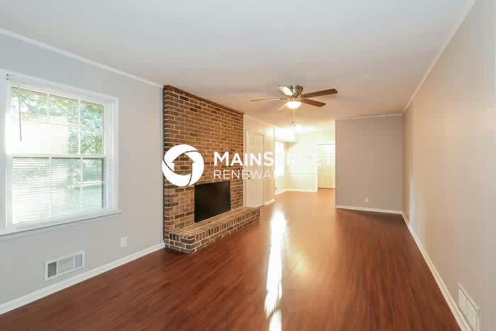 1369 White Oak Street Southeast – photo 5