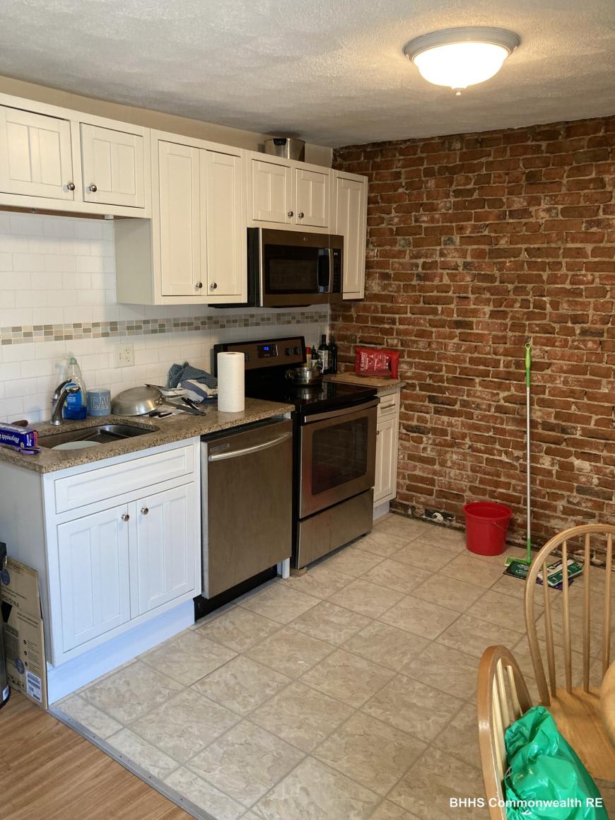 3 Elm St. – photo 1