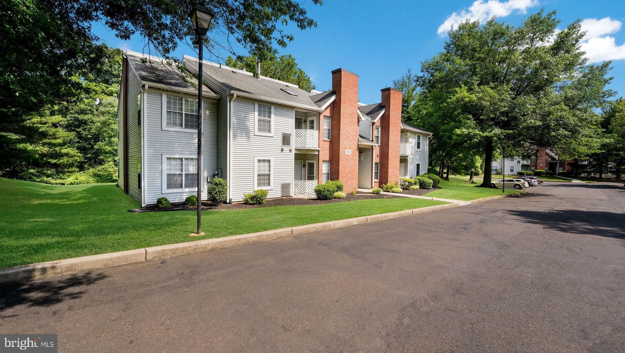 907 DIAMOND Drive – photo 2