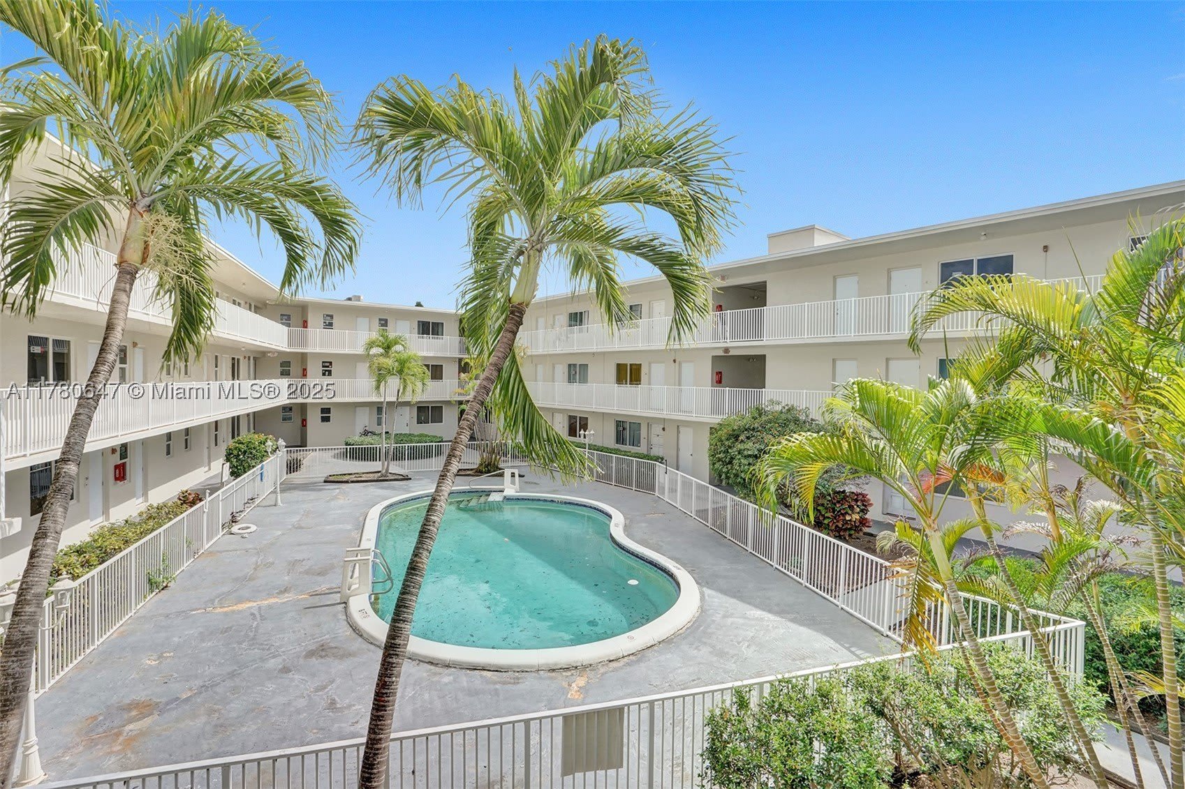 1895 Venice Park Dr – photo 2
