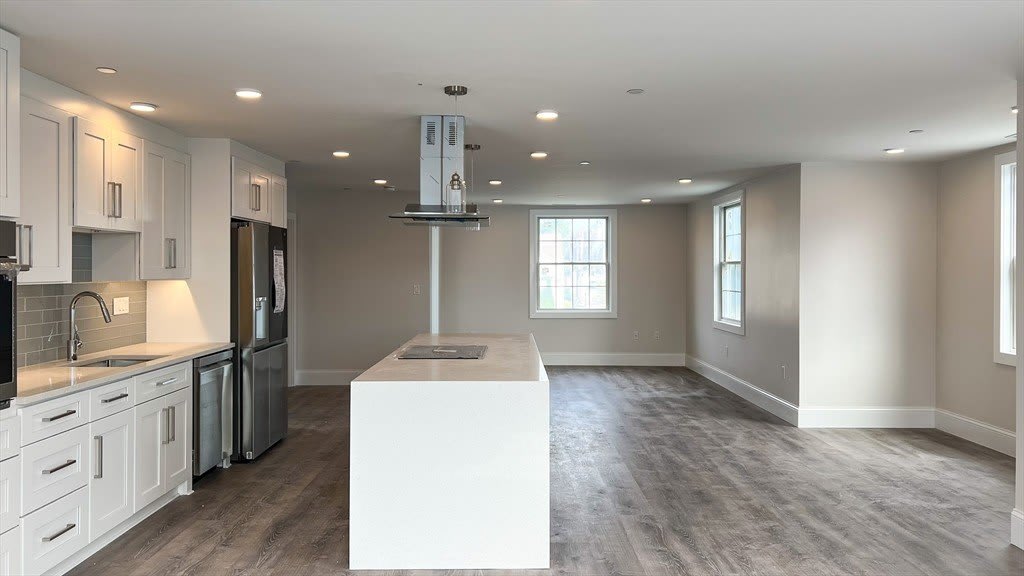 131 Cambridge St – photo 2